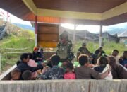 Satgas Yonif 700/WYC Gelar “Minggu Kasih” Bersama Warga Eronggobak, Wujud Kedamaian dan Kebersamaan di Tanah Puncak