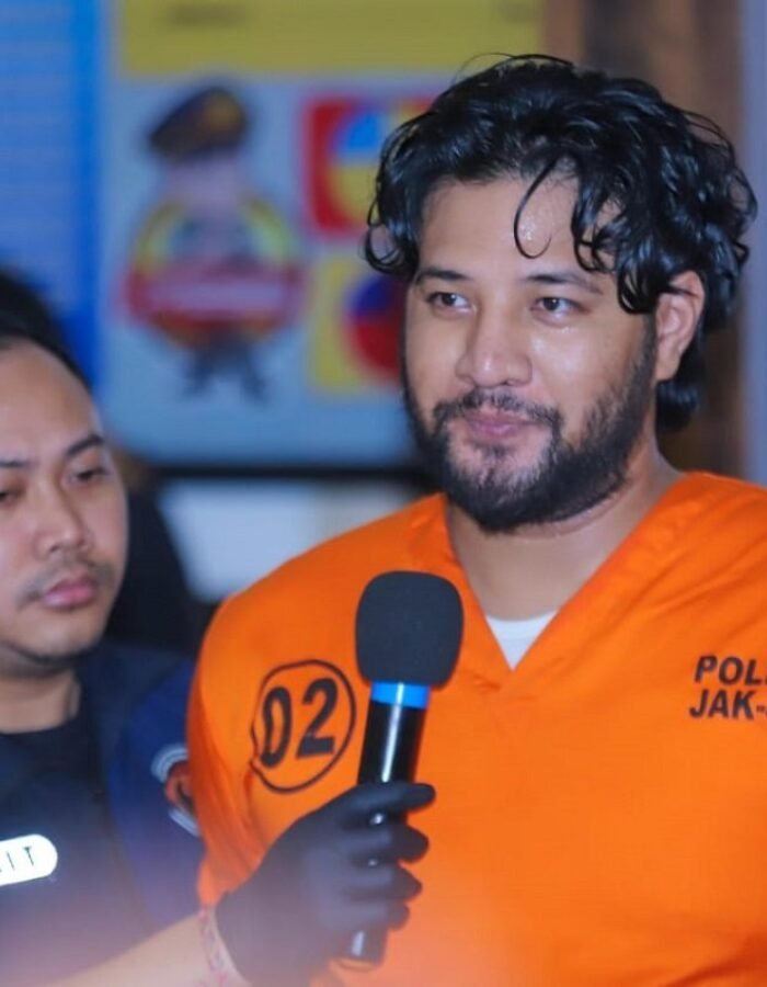Ammar Zoni yang meminjam uang kepada Zeda Salim